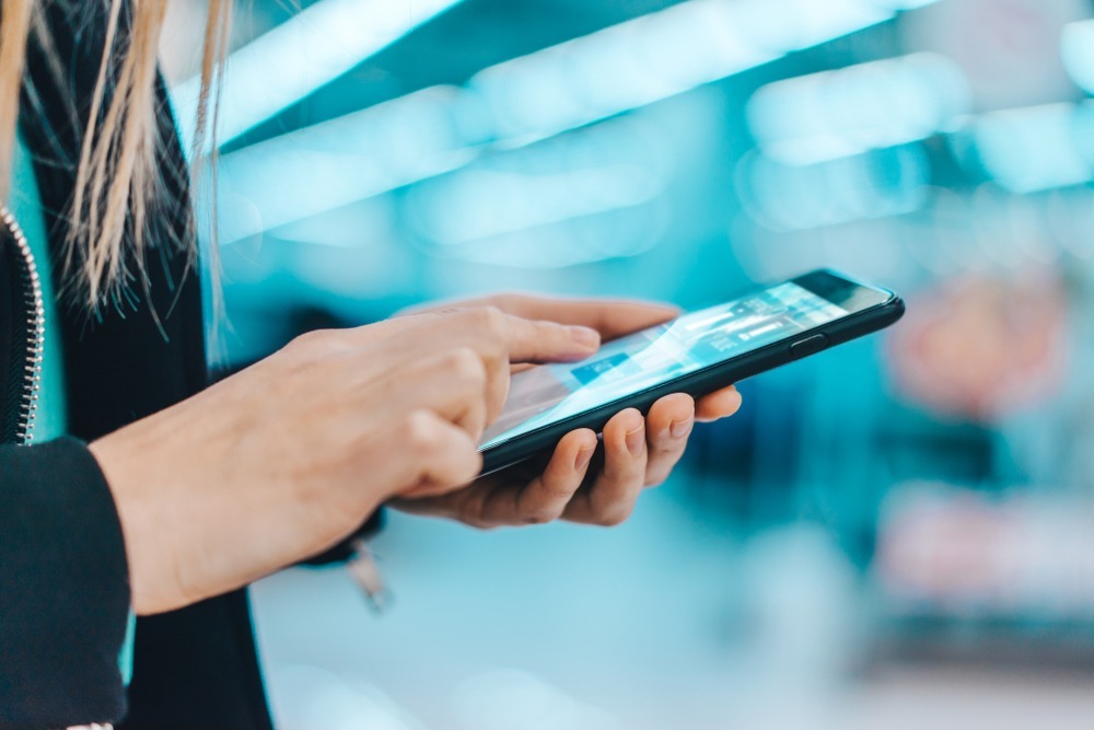 Mehr über den Artikel erfahren Telefoner med stöd för dedikerad SOS-knapp